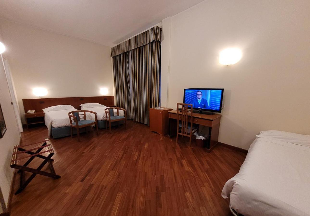 Alla Rocca Hotel Conference & Restaurant Bazzano Екстер'єр фото