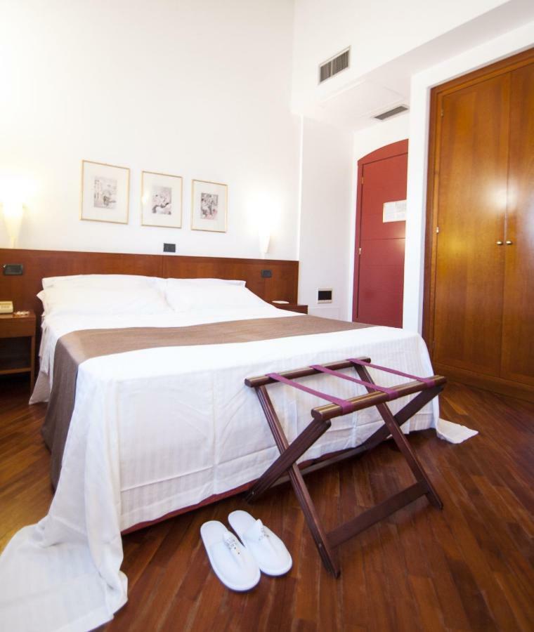 Alla Rocca Hotel Conference & Restaurant Bazzano Екстер'єр фото