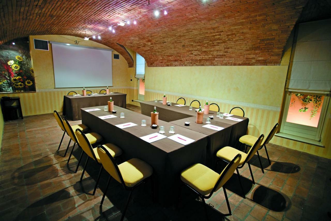Alla Rocca Hotel Conference & Restaurant Bazzano Екстер'єр фото