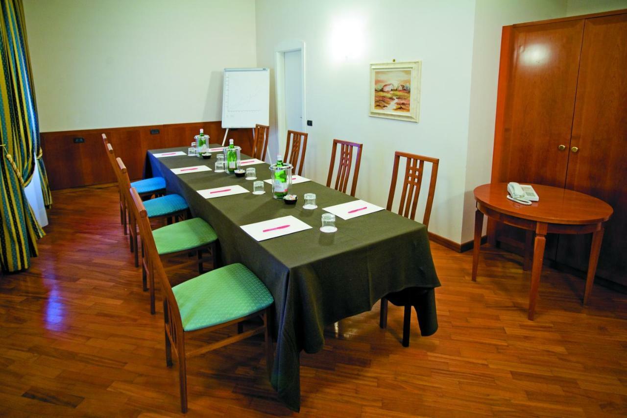 Alla Rocca Hotel Conference & Restaurant Bazzano Екстер'єр фото
